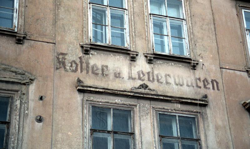 Altenburg, Gabelenzstr. 17, 19.11.1997.jpg - Koffer- u. Lederwaren